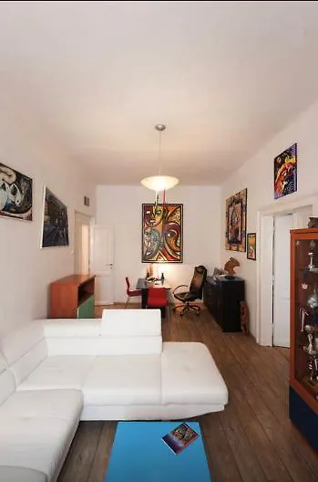 Art Gallery Apartment פראג