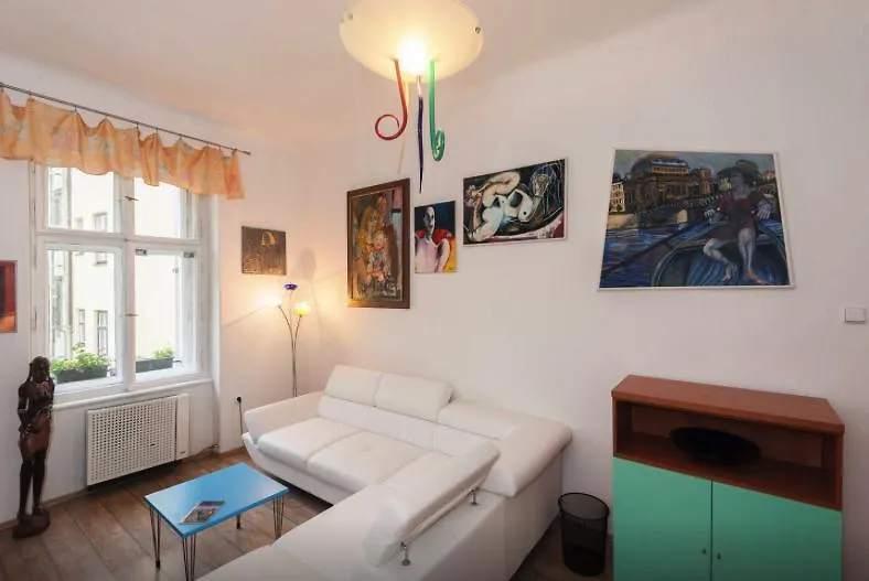 Art Gallery Apartment פראג